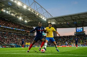 Česko vs Brazílie ve fotbale — Historie a zápasy | FotbalovýDres.cz Česko vs Brazílie ve fotbale — Historie a zápasy | FotbalovýDres.cz (Obrázek vygenerovaný umělou inteligencí)